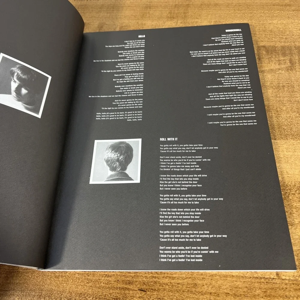 OASIS: (WHAT'S THE STORY) MORNING GLORY?‎ Hal Leonard Guitar Tablature Songbook